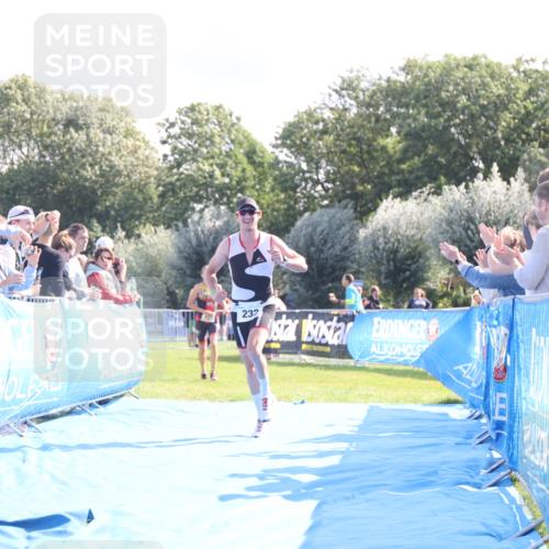 25.08.2024 - Elbe Triathlon Hamburg H.Heesch http://msf.ph/oto/6856302 25.08.2024 10:53:29 Ziel 125, 209, 232 meine-sportfotos.de