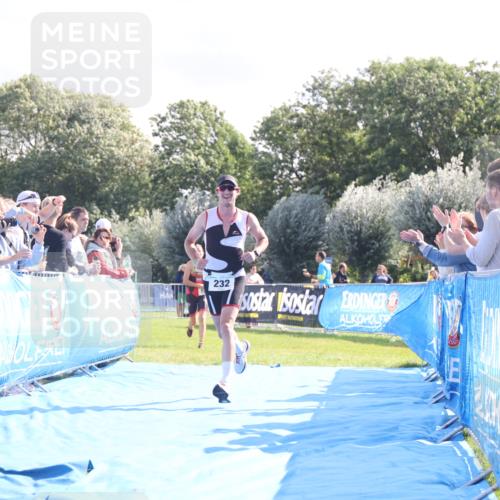 25.08.2024 - Elbe Triathlon Hamburg H.Heesch http://msf.ph/oto/6856314 25.08.2024 10:53:29 Ziel 125, 209, 232 meine-sportfotos.de