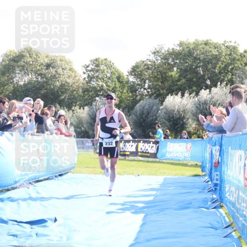 25.08.2024 - Elbe Triathlon Hamburg H.Heesch http://msf.ph/oto/6856338 25.08.2024 10:53:29 Ziel 125, 209, 232 meine-sportfotos.de
