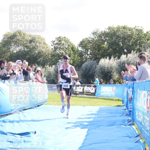 25.08.2024 - Elbe Triathlon Hamburg H.Heesch http://msf.ph/oto/6856341 25.08.2024 10:53:29 Ziel 125, 209, 232 meine-sportfotos.de