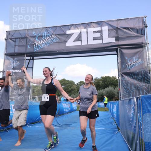 25.08.2024 - Elbe Triathlon Hamburg H.Heesch http://msf.ph/oto/6856353 25.08.2024 16:11:03 Ziel  meine-sportfotos.de