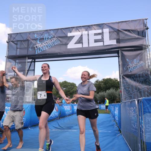 25.08.2024 - Elbe Triathlon Hamburg H.Heesch http://msf.ph/oto/6856364 25.08.2024 16:11:03 Ziel  meine-sportfotos.de