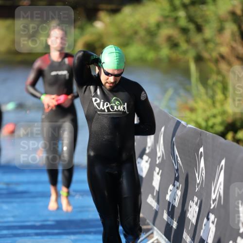 25.08.2024 - Elbe Triathlon Hamburg H.Heesch http://msf.ph/oto/6856379 25.08.2024 09:04:47 Schwimmen 223, 265 meine-sportfotos.de