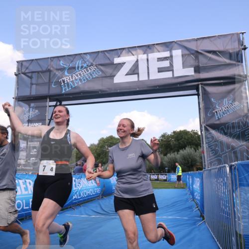 25.08.2024 - Elbe Triathlon Hamburg H.Heesch http://msf.ph/oto/6856385 25.08.2024 16:11:03 Ziel  meine-sportfotos.de