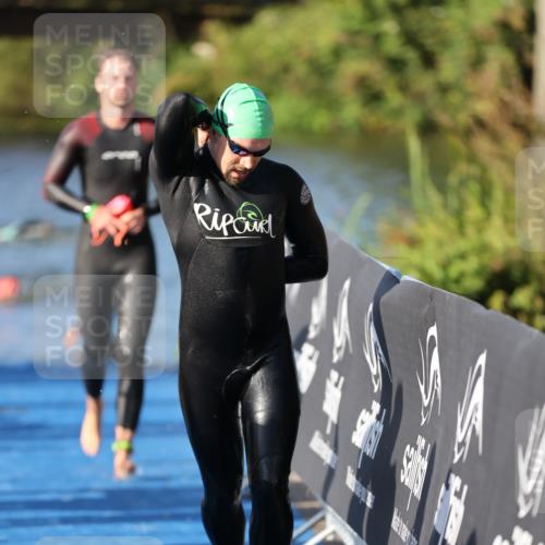25.08.2024 - Elbe Triathlon Hamburg H.Heesch http://msf.ph/oto/6856390 25.08.2024 09:04:47 Schwimmen 223, 265 meine-sportfotos.de