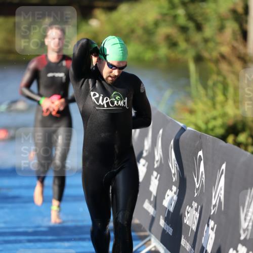 25.08.2024 - Elbe Triathlon Hamburg H.Heesch http://msf.ph/oto/6856397 25.08.2024 09:04:47 Schwimmen 223, 265 meine-sportfotos.de