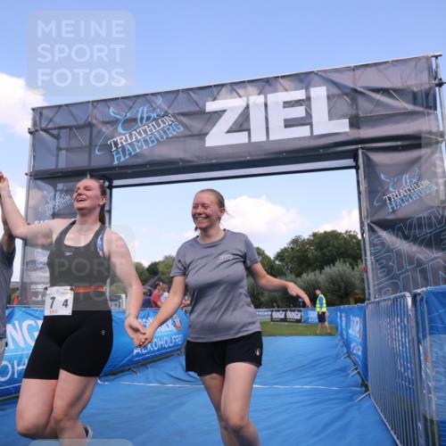 25.08.2024 - Elbe Triathlon Hamburg H.Heesch http://msf.ph/oto/6856398 25.08.2024 16:11:04 Ziel  meine-sportfotos.de