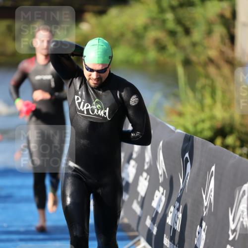 25.08.2024 - Elbe Triathlon Hamburg H.Heesch http://msf.ph/oto/6856414 25.08.2024 09:04:47 Schwimmen 223, 265 meine-sportfotos.de