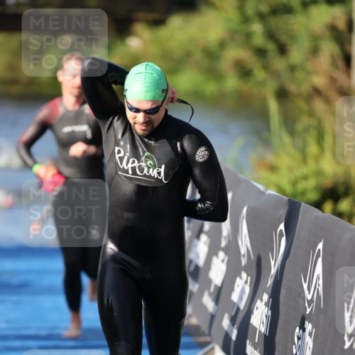 25.08.2024 - Elbe Triathlon Hamburg H.Heesch http://msf.ph/oto/6856425 25.08.2024 09:04:47 Schwimmen 223, 265 meine-sportfotos.de