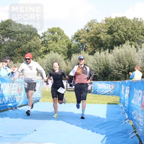 25.08.2024 - Elbe Triathlon Hamburg H.Heesch http://msf.ph/oto/6856436 25.08.2024 16:12:19 Ziel  meine-sportfotos.de