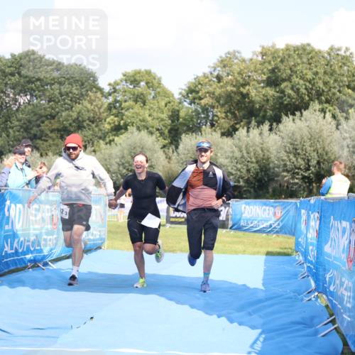 25.08.2024 - Elbe Triathlon Hamburg H.Heesch http://msf.ph/oto/6856442 25.08.2024 16:12:19 Ziel  meine-sportfotos.de