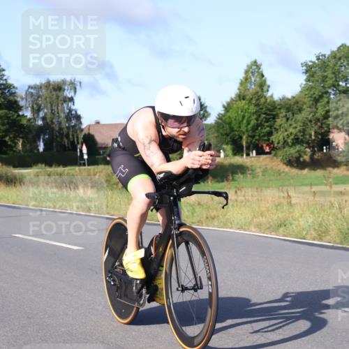 25.08.2024 - Elbe Triathlon Hamburg Fuchs,  Jonas http://msf.ph/oto/6856459 25.08.2024 09:19:53 Radfahren 281, 99, 38, 48 meine-sportfotos.de
