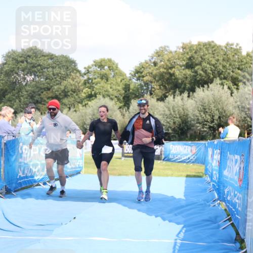 25.08.2024 - Elbe Triathlon Hamburg H.Heesch http://msf.ph/oto/6856465 25.08.2024 16:12:19 Ziel  meine-sportfotos.de
