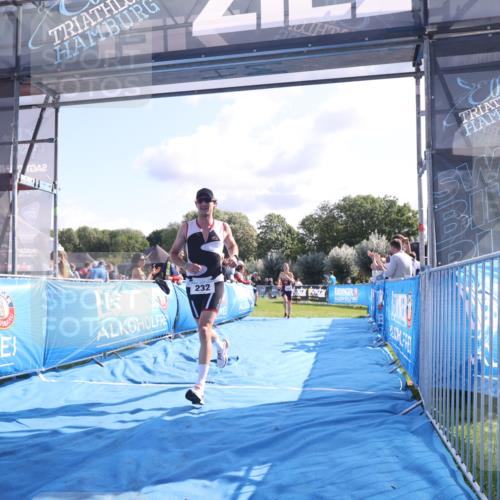 25.08.2024 - Elbe Triathlon Hamburg H.Heesch http://msf.ph/oto/6856475 25.08.2024 10:53:30 Ziel 125, 232 meine-sportfotos.de