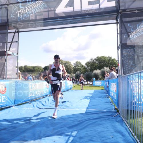 25.08.2024 - Elbe Triathlon Hamburg H.Heesch http://msf.ph/oto/6856485 25.08.2024 10:53:30 Ziel 125, 232 meine-sportfotos.de