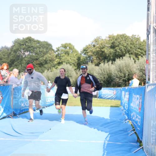25.08.2024 - Elbe Triathlon Hamburg H.Heesch http://msf.ph/oto/6856491 25.08.2024 16:12:19 Ziel  meine-sportfotos.de