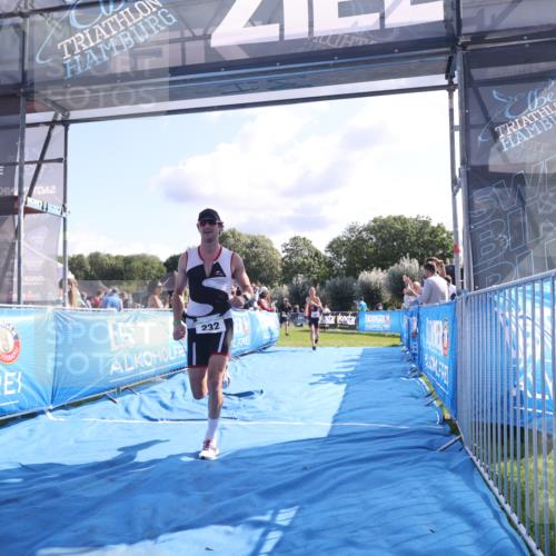 25.08.2024 - Elbe Triathlon Hamburg H.Heesch http://msf.ph/oto/6856494 25.08.2024 10:53:30 Ziel 125, 232 meine-sportfotos.de