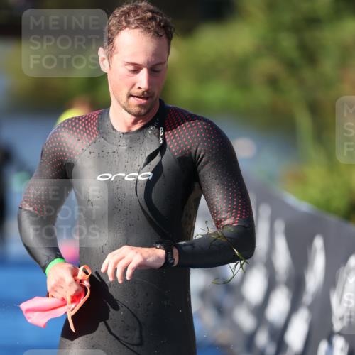 25.08.2024 - Elbe Triathlon Hamburg H.Heesch http://msf.ph/oto/6856497 25.08.2024 09:04:51 Schwimmen 223, 265 meine-sportfotos.de