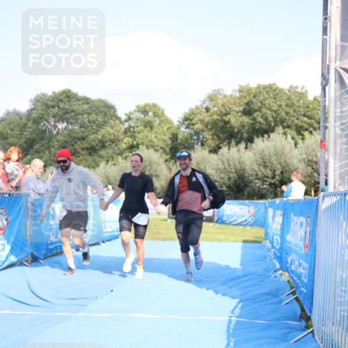 25.08.2024 - Elbe Triathlon Hamburg H.Heesch http://msf.ph/oto/6856498 25.08.2024 16:12:19 Ziel  meine-sportfotos.de
