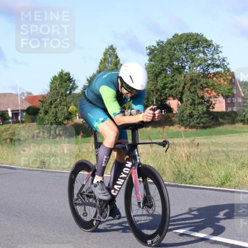 25.08.2024 - Elbe Triathlon Hamburg Fuchs,  Jonas http://msf.ph/oto/6856500 25.08.2024 09:19:56 Radfahren 99, 38, 48 meine-sportfotos.de