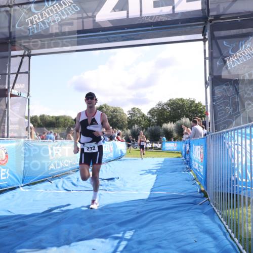 25.08.2024 - Elbe Triathlon Hamburg H.Heesch http://msf.ph/oto/6856501 25.08.2024 10:53:31 Ziel 125, 232 meine-sportfotos.de