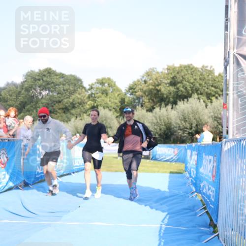 25.08.2024 - Elbe Triathlon Hamburg H.Heesch http://msf.ph/oto/6856504 25.08.2024 16:12:19 Ziel  meine-sportfotos.de