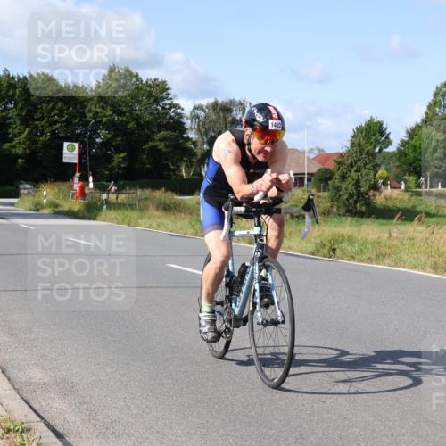 25.08.2024 - Elbe Triathlon Hamburg Fuchs,  Jonas http://msf.ph/oto/6856507 25.08.2024 10:40:01 Radfahren 1422, 676, 661 meine-sportfotos.de