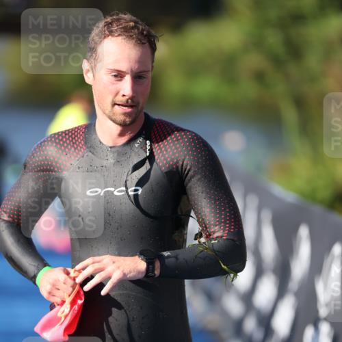 25.08.2024 - Elbe Triathlon Hamburg H.Heesch http://msf.ph/oto/6856509 25.08.2024 09:04:51 Schwimmen 223, 265 meine-sportfotos.de