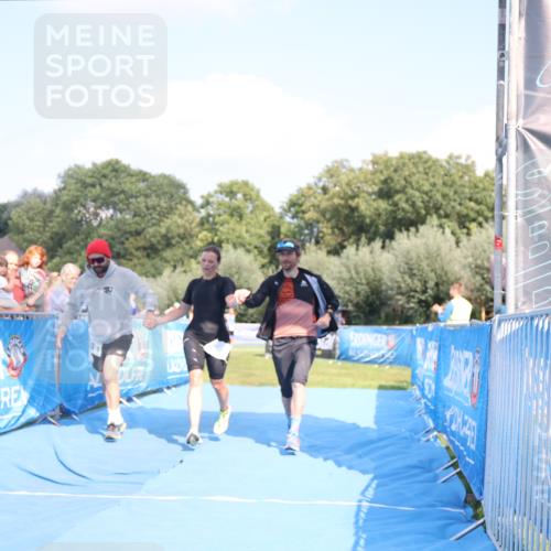 25.08.2024 - Elbe Triathlon Hamburg H.Heesch http://msf.ph/oto/6856510 25.08.2024 16:12:19 Ziel  meine-sportfotos.de