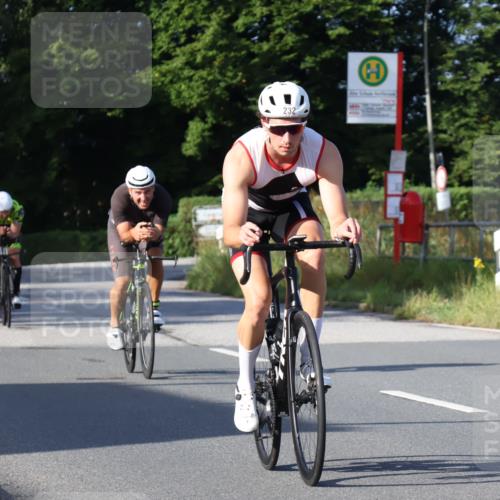 25.08.2024 - Elbe Triathlon Hamburg Fuchs,  Jonas http://msf.ph/oto/6856529 25.08.2024 09:20:05 Radfahren 232, 172, 336 meine-sportfotos.de