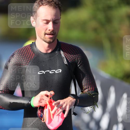 25.08.2024 - Elbe Triathlon Hamburg H.Heesch http://msf.ph/oto/6856534 25.08.2024 09:04:51 Schwimmen 223, 265 meine-sportfotos.de