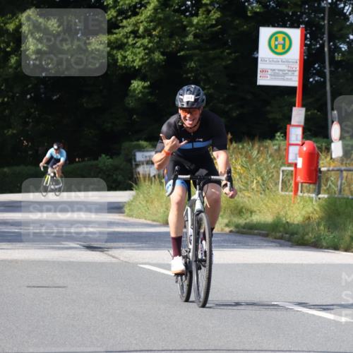 25.08.2024 - Elbe Triathlon Hamburg Fuchs,  Jonas http://msf.ph/oto/6856557 25.08.2024 10:40:07 Radfahren 676, 661, 559 meine-sportfotos.de