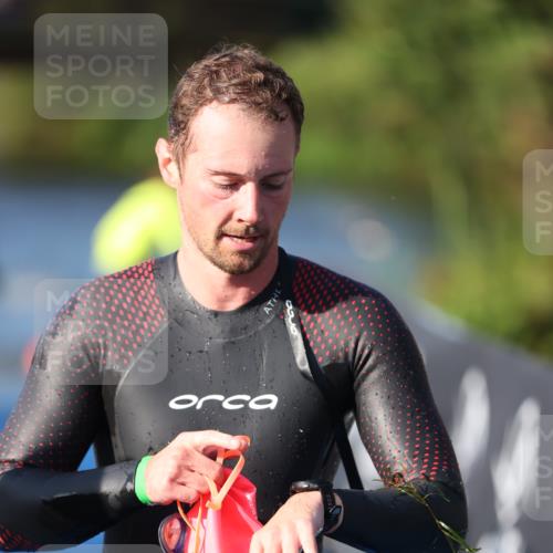 25.08.2024 - Elbe Triathlon Hamburg H.Heesch http://msf.ph/oto/6856560 25.08.2024 09:04:51 Schwimmen 223, 265 meine-sportfotos.de