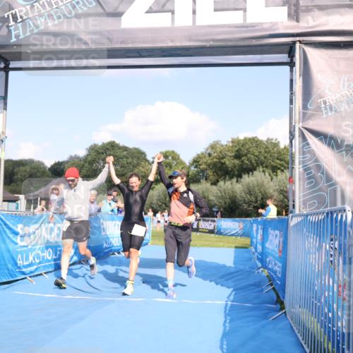 25.08.2024 - Elbe Triathlon Hamburg H.Heesch http://msf.ph/oto/6856568 25.08.2024 16:12:20 Ziel  meine-sportfotos.de