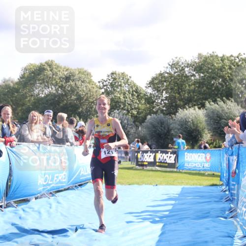 25.08.2024 - Elbe Triathlon Hamburg H.Heesch http://msf.ph/oto/6856571 25.08.2024 10:53:33 Ziel 125, 232 meine-sportfotos.de
