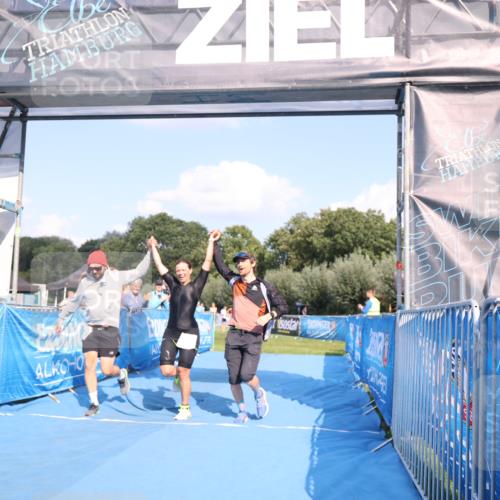 25.08.2024 - Elbe Triathlon Hamburg H.Heesch http://msf.ph/oto/6856584 25.08.2024 16:12:20 Ziel  meine-sportfotos.de