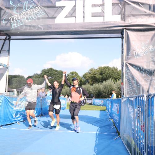 25.08.2024 - Elbe Triathlon Hamburg H.Heesch http://msf.ph/oto/6856590 25.08.2024 16:12:20 Ziel  meine-sportfotos.de