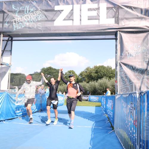 25.08.2024 - Elbe Triathlon Hamburg H.Heesch http://msf.ph/oto/6856597 25.08.2024 16:12:20 Ziel  meine-sportfotos.de
