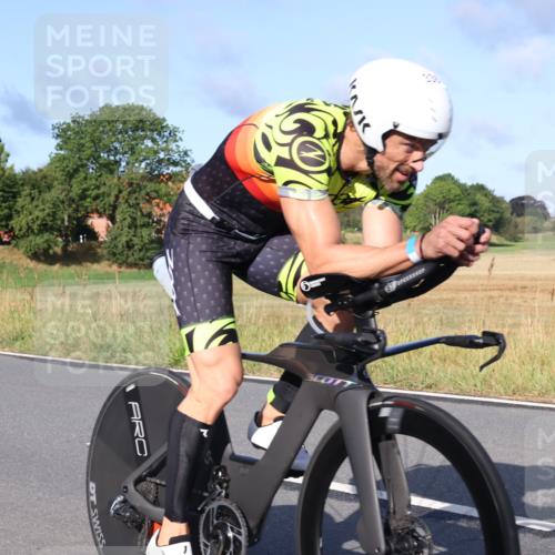 25.08.2024 - Elbe Triathlon Hamburg Fuchs,  Jonas http://msf.ph/oto/6856600 25.08.2024 09:20:09 Radfahren 232, 172, 336, 263 meine-sportfotos.de