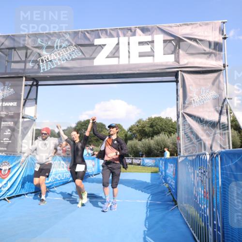 25.08.2024 - Elbe Triathlon Hamburg H.Heesch http://msf.ph/oto/6856632 25.08.2024 16:12:20 Ziel  meine-sportfotos.de