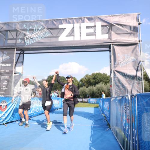 25.08.2024 - Elbe Triathlon Hamburg H.Heesch http://msf.ph/oto/6856640 25.08.2024 16:12:20 Ziel  meine-sportfotos.de
