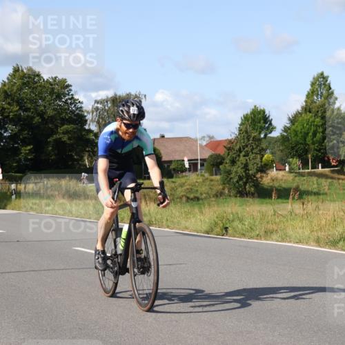 25.08.2024 - Elbe Triathlon Hamburg Fuchs,  Jonas http://msf.ph/oto/6856694 25.08.2024 10:40:20 Radfahren 653, 645, 306, 771 meine-sportfotos.de