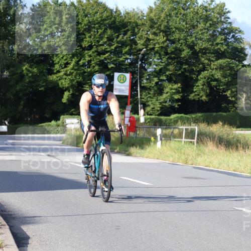 25.08.2024 - Elbe Triathlon Hamburg Fuchs,  Jonas http://msf.ph/oto/6856702 25.08.2024 09:20:16 Radfahren 263, 279, 322, 313 meine-sportfotos.de