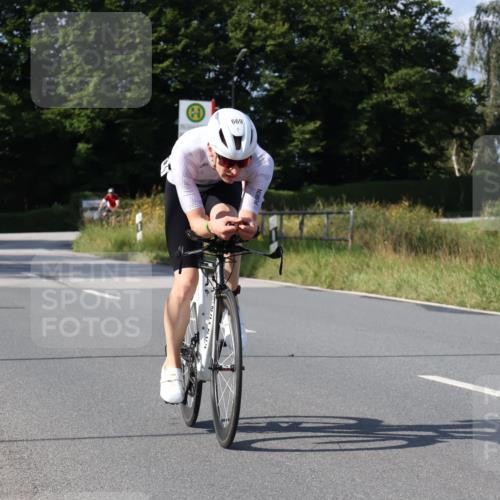 25.08.2024 - Elbe Triathlon Hamburg Fuchs,  Jonas http://msf.ph/oto/6856713 25.08.2024 10:40:29 Radfahren 669, 491, 598 meine-sportfotos.de