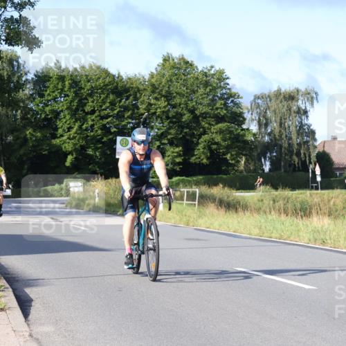 25.08.2024 - Elbe Triathlon Hamburg Fuchs,  Jonas http://msf.ph/oto/6856714 25.08.2024 09:20:17 Radfahren 263, 279, 322, 313 meine-sportfotos.de