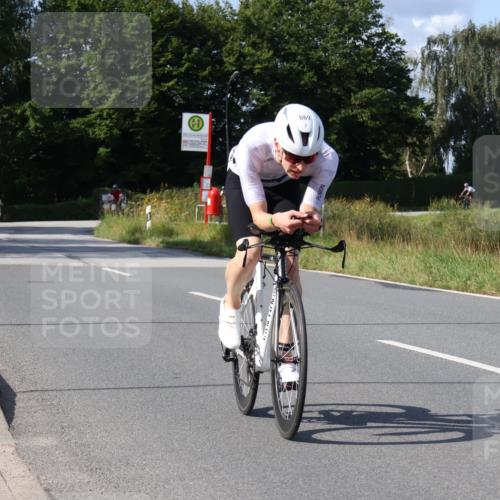 25.08.2024 - Elbe Triathlon Hamburg Fuchs,  Jonas http://msf.ph/oto/6856720 25.08.2024 10:40:29 Radfahren 669, 491, 598 meine-sportfotos.de