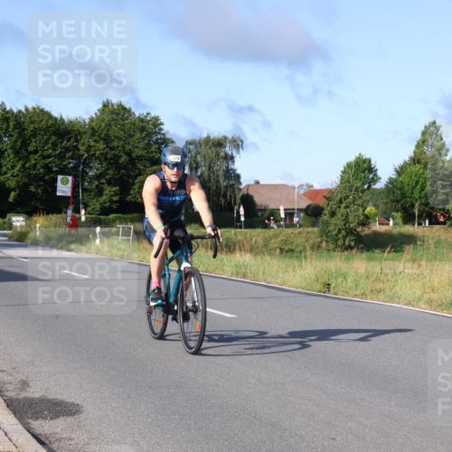 25.08.2024 - Elbe Triathlon Hamburg Fuchs,  Jonas http://msf.ph/oto/6856730 25.08.2024 09:20:17 Radfahren 263, 279, 322, 313 meine-sportfotos.de