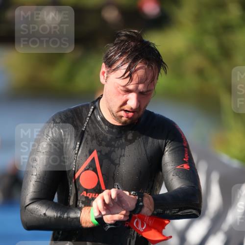 25.08.2024 - Elbe Triathlon Hamburg H.Heesch http://msf.ph/oto/6856745 25.08.2024 09:05:07 Schwimmen 223, 231, 264, 265 meine-sportfotos.de