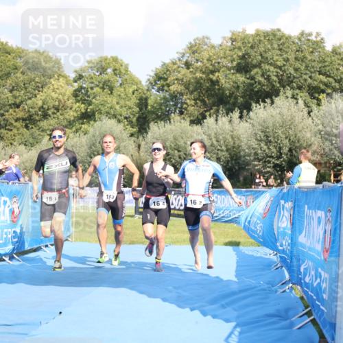 25.08.2024 - Elbe Triathlon Hamburg H.Heesch http://msf.ph/oto/6856752 25.08.2024 16:12:45 Ziel  meine-sportfotos.de