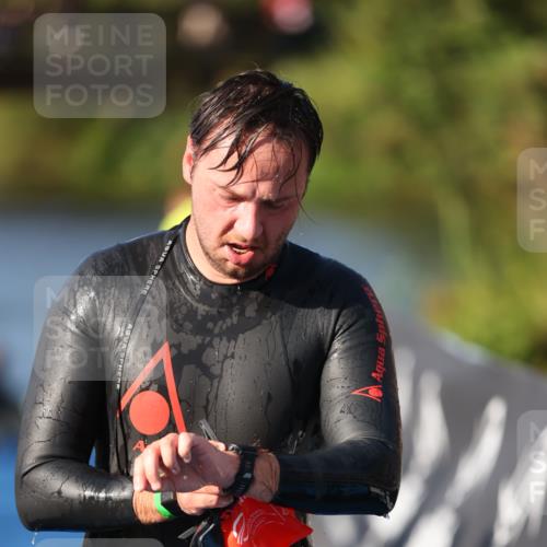 25.08.2024 - Elbe Triathlon Hamburg H.Heesch http://msf.ph/oto/6856757 25.08.2024 09:05:07 Schwimmen 223, 231, 264, 265 meine-sportfotos.de